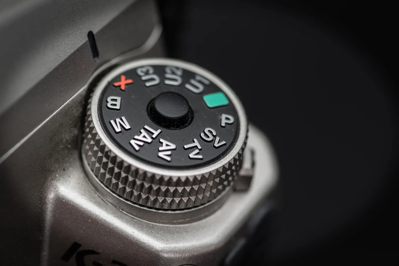 What is Shutter Speed? 2 camera mode priority shutter speed