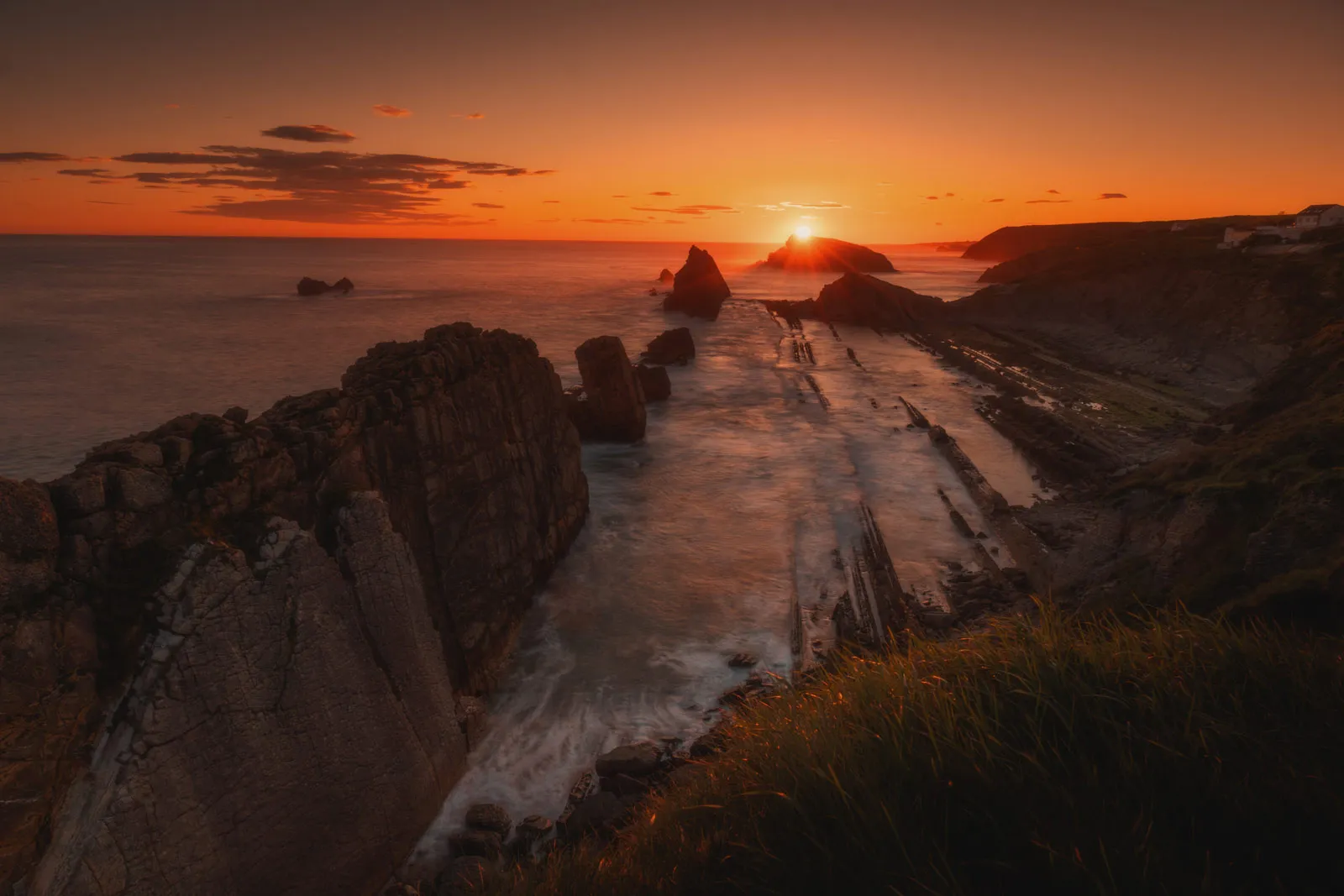 Amanecer en la costa cantábrica