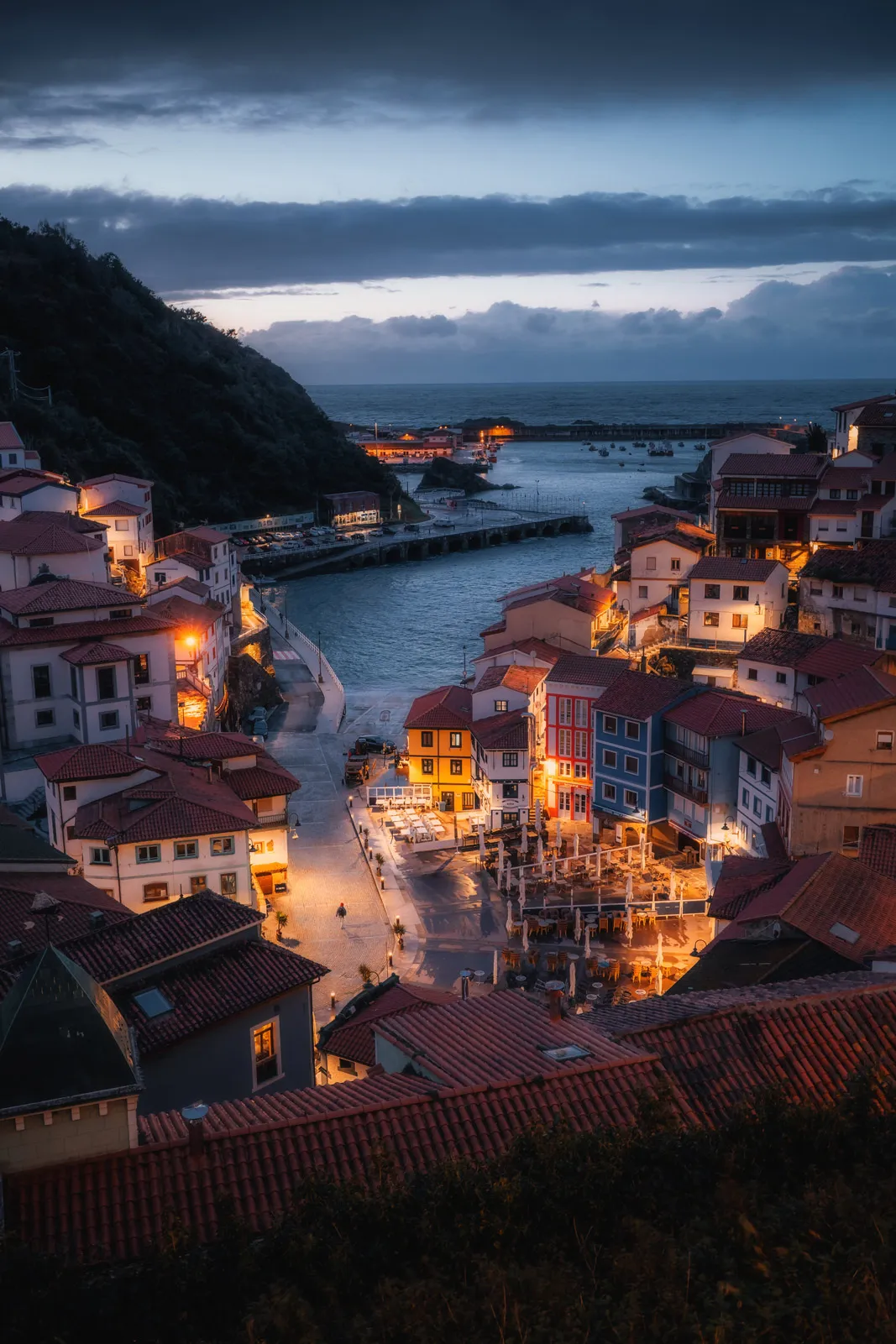 Pueblo colorido de Cudillero, Asturias
