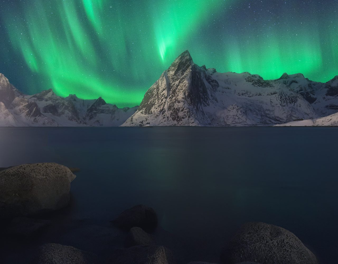 Aurora Boreal en Noruega durante enero. Fotografía Canon de invierno
