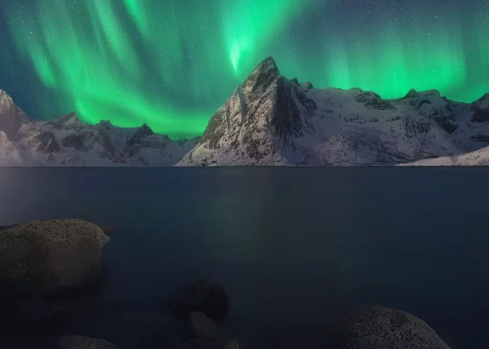 Aurora Boreal en Noruega durante enero. Fotografía Canon de invierno