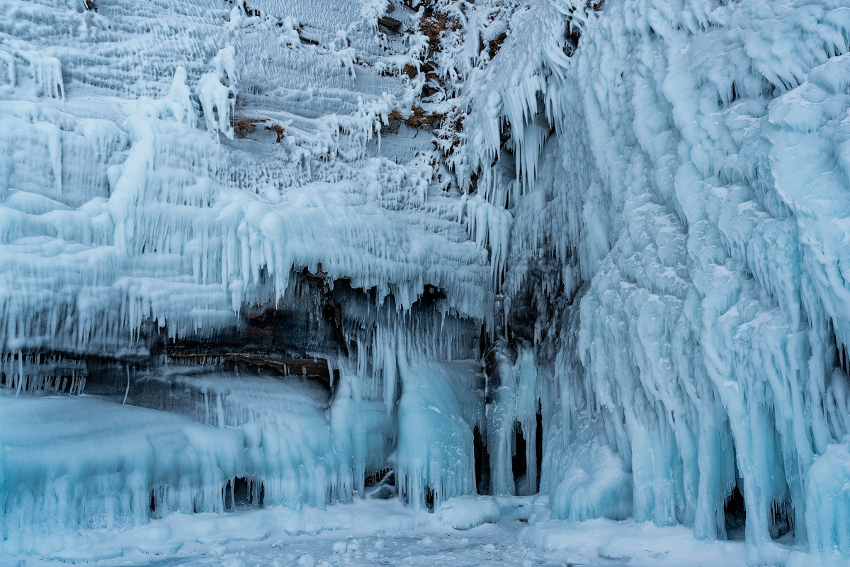 baikal ice cliff