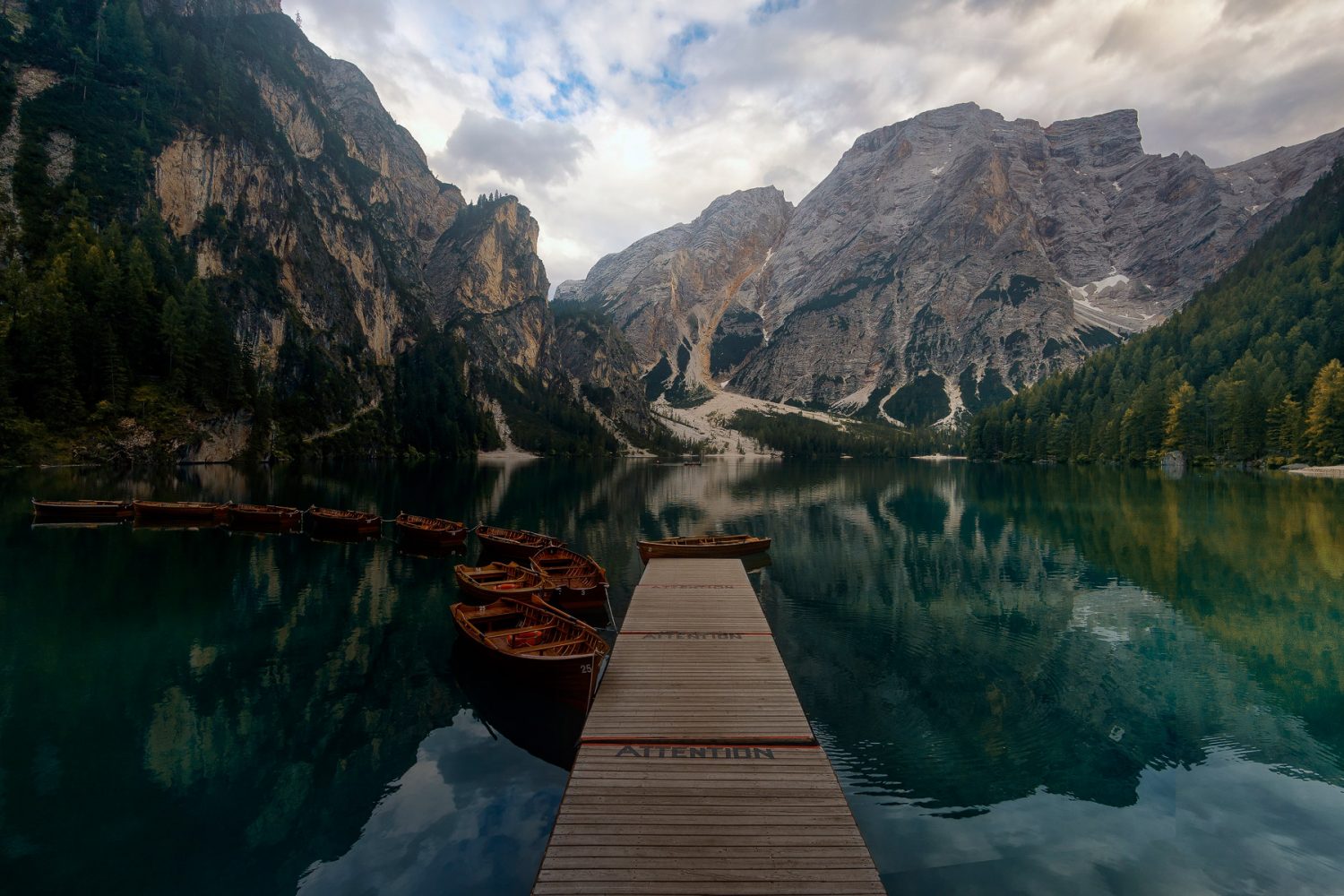 Lago Braies, Dolomitas, Italia