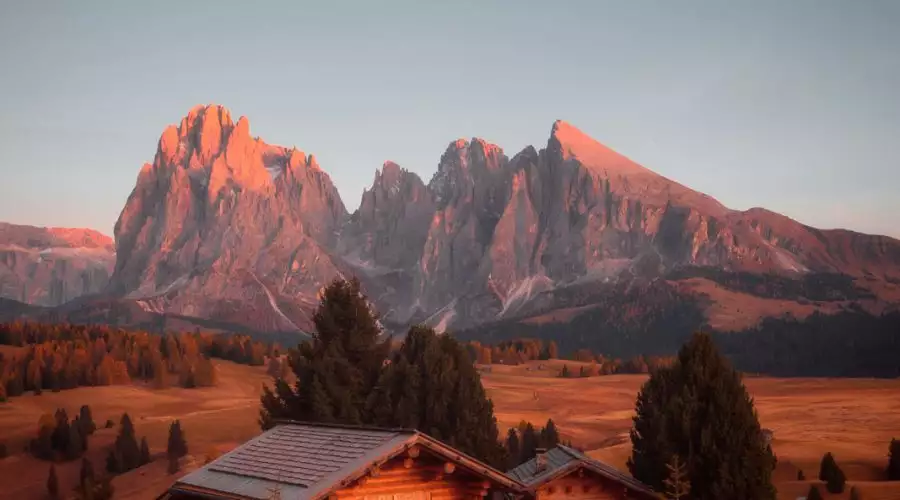 Alpe-di-suisi-sunset-photo