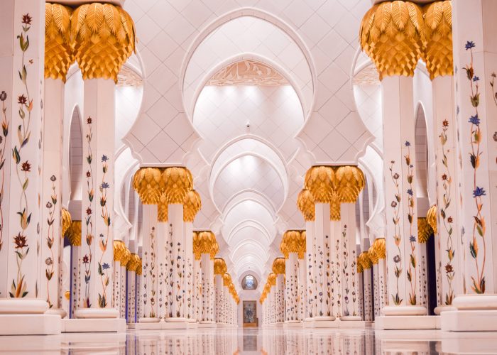 Interior de la Gran Mezquita de Abu Dhabi, Emiratos Árabes Unidos