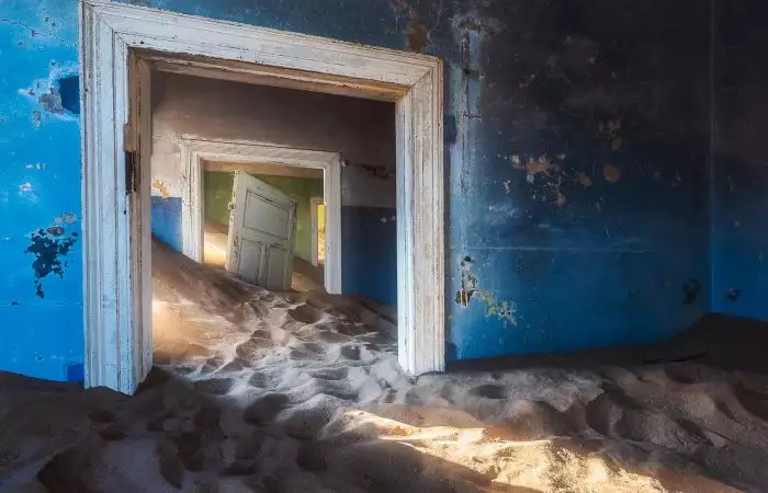 La ciudad fantasma de Kolmanskop durante un viaje fotográfico