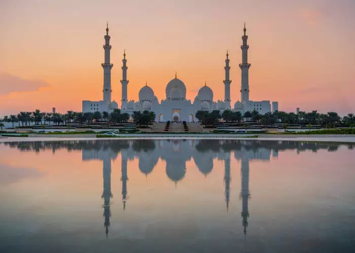 Stunning view of Sheikh Zayed Grand Mosquee Abu Dhabi, UAE, United Arab Emirates