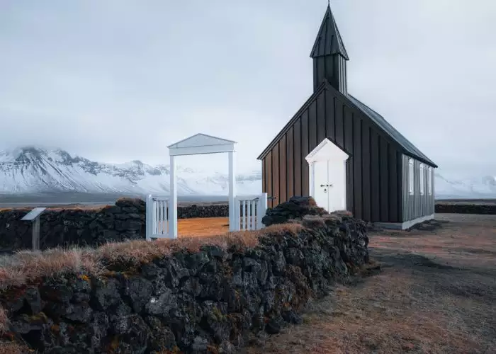 black-church-iceland-tour
