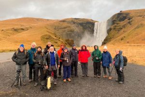 Grupo de un viaje por la Ring Road de Islandia