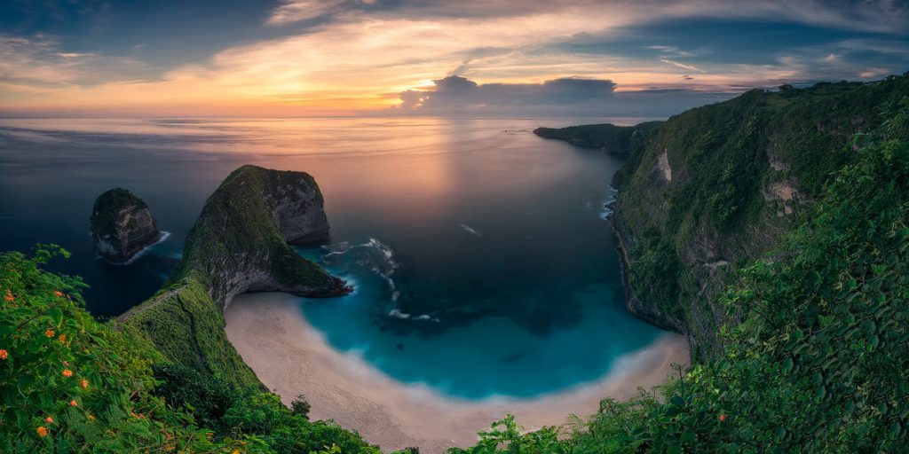 Mirador de la playa de Kelingking en Bali, Indonesia