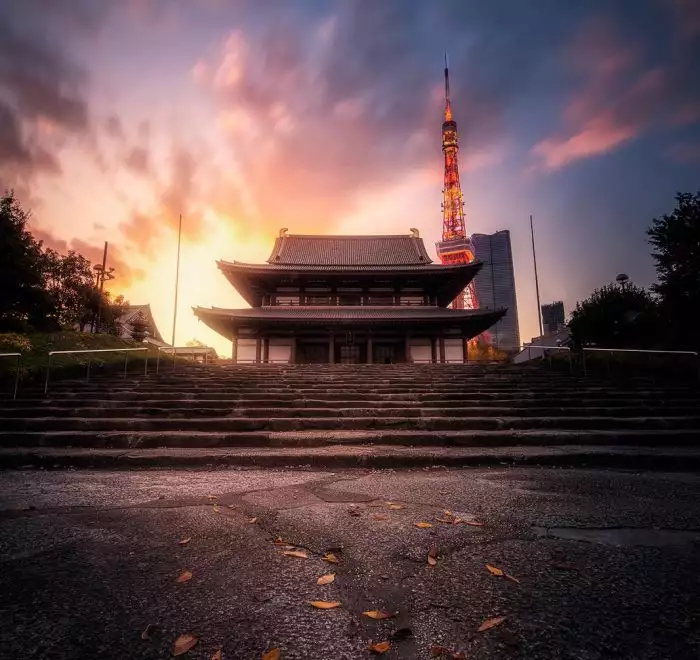 Torre de Tokio al atardecer en el templo Zojoji